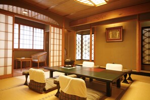In-room dining - Sennen No Yu Koman (Toyooka)