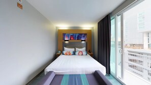 In-room safe, desk, blackout drapes, iron/ironing board - Aloft Miami - Brickell (Miami)