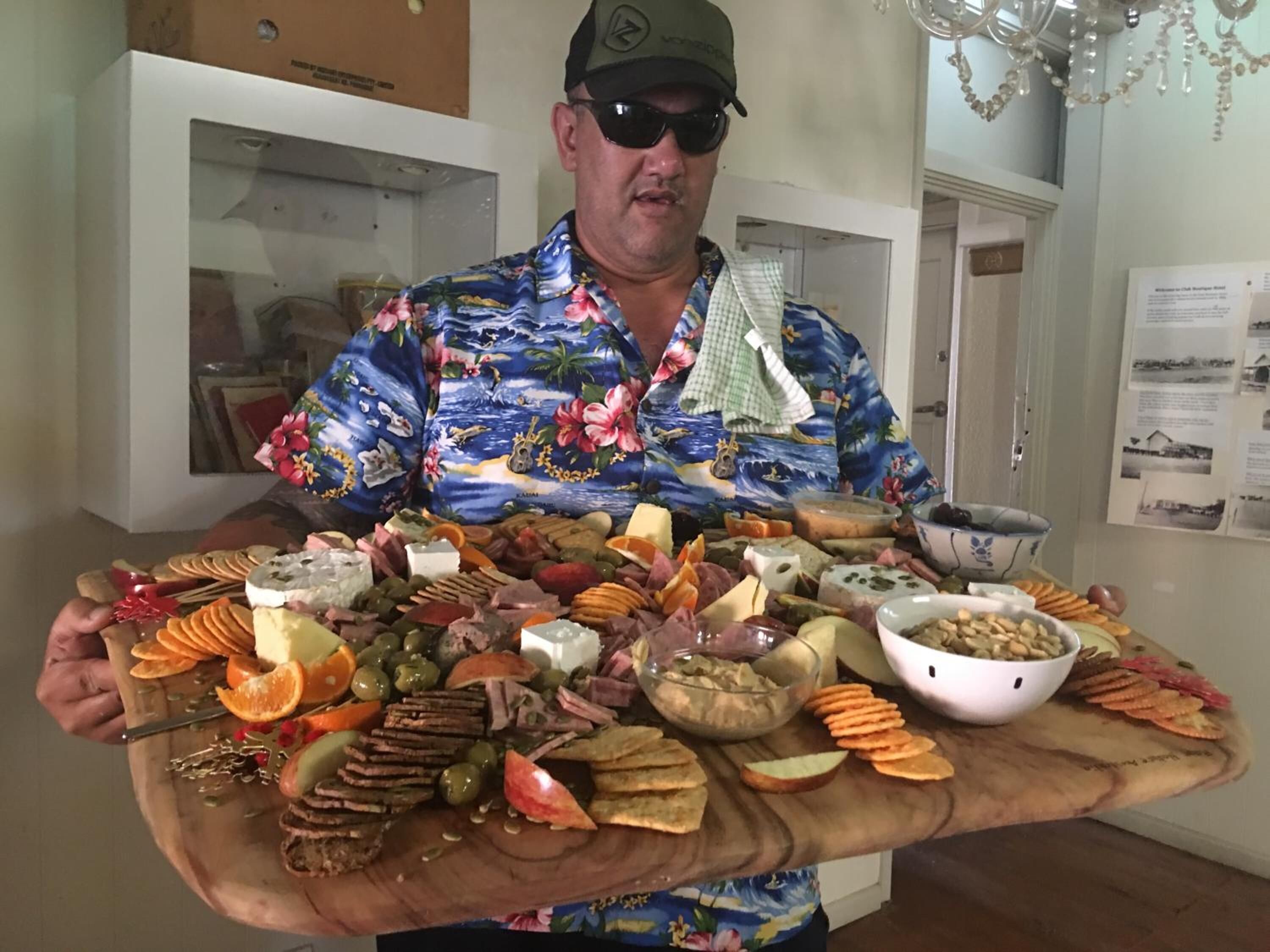 Lunch and dinner served