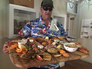 Déjeuner et dîner servis sur place