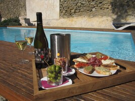 Bar à beira da piscina