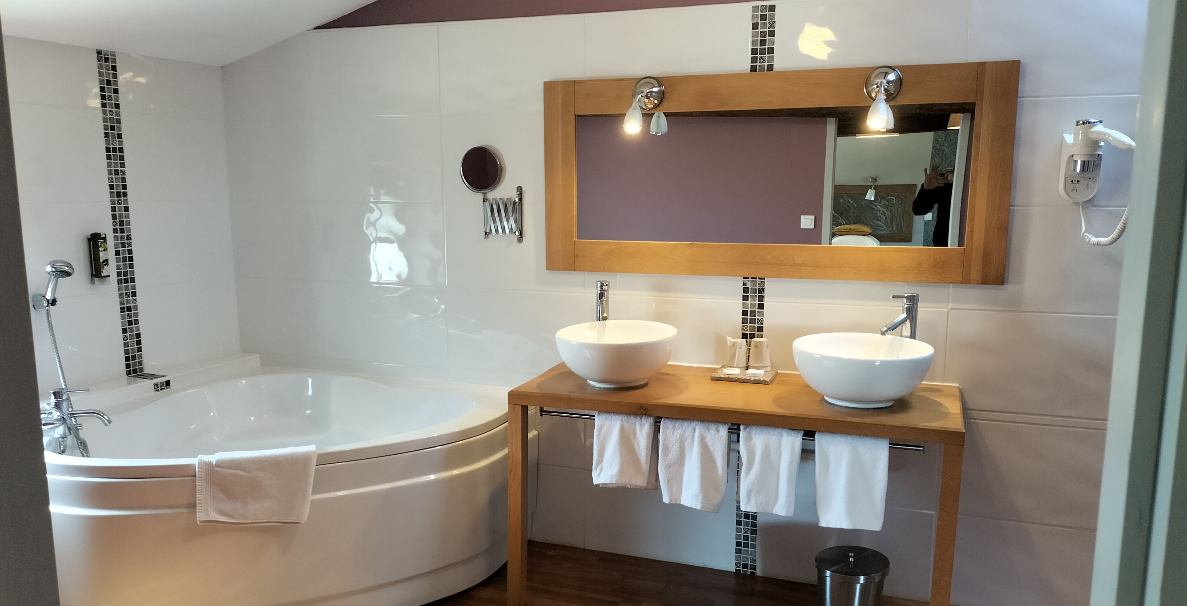 family suite, 2 bedrooms | bathroom | rainfall showerhead, eco-friendly toiletries, hair dryer, towels