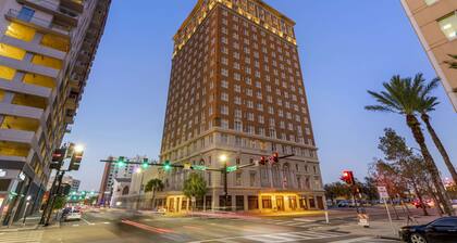 Hotel Flor Tampa Downtown, Tapestry Collection by Hilton