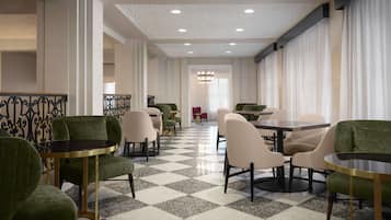 Daily cooked-to-order breakfast (USD 15 per person)