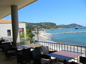 Breakfast, lunch, dinner served; Greek cuisine  - Kymi Palace Hotel (Kymi-Aliveri)