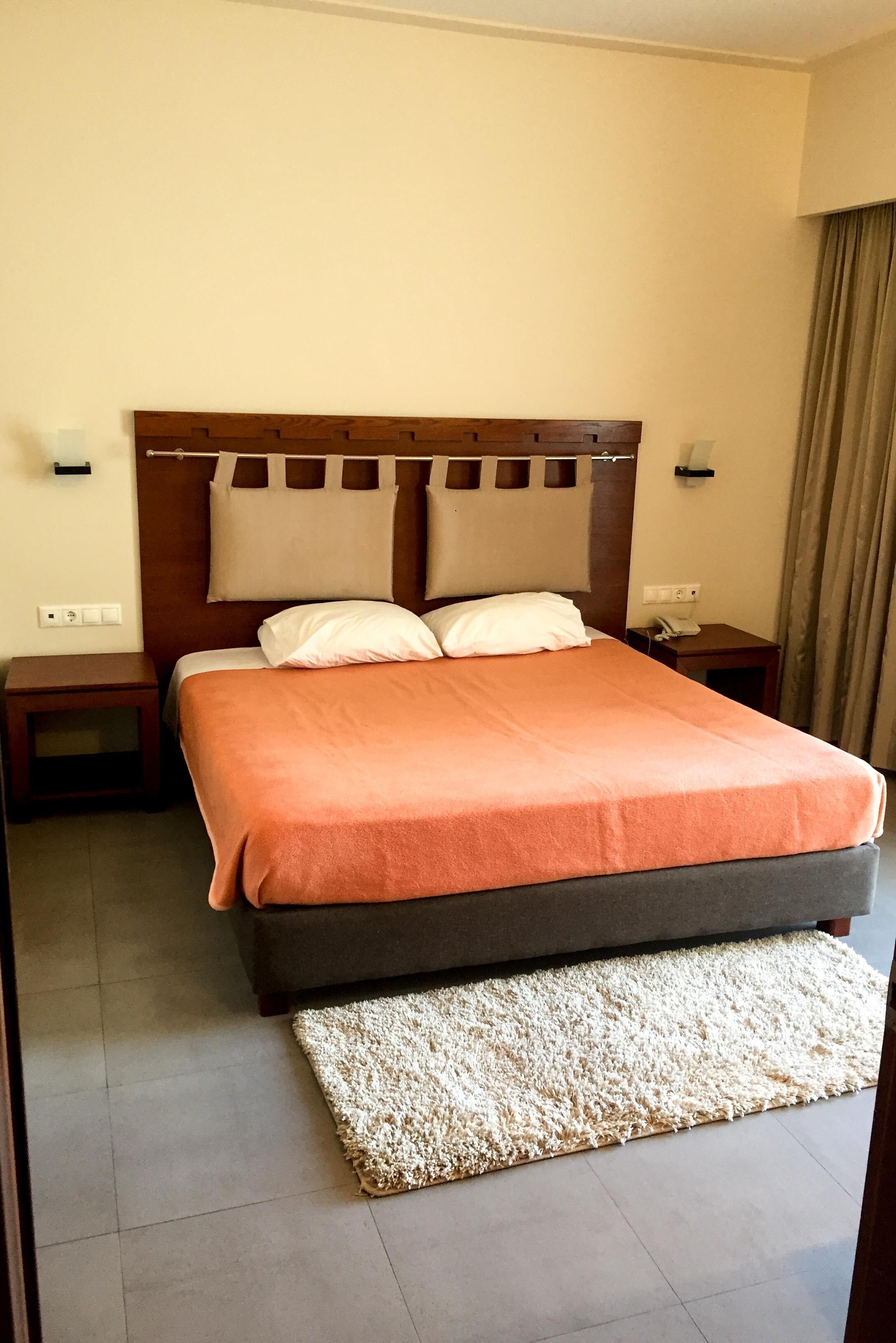 Minibar, insonorización, tabla de planchar con plancha y wifi gratis 