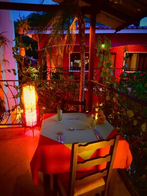 Breakfast, lunch, dinner and brunch served - Conchal Hotel (Cabo Velas)