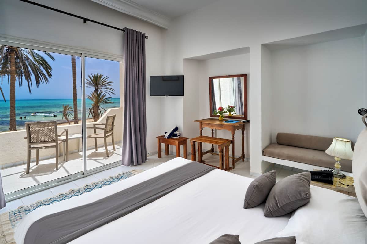 1 多间卧室、迷你吧、客房内保险箱、遮光窗帘