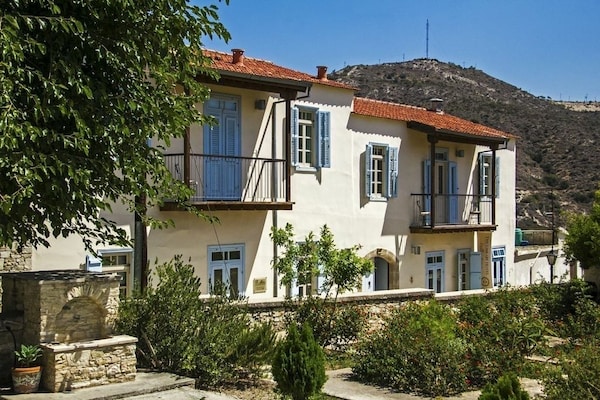 The Library Hotel Wellness Retreat - Kypros