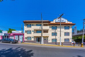 ด้านหน้าที่พัก