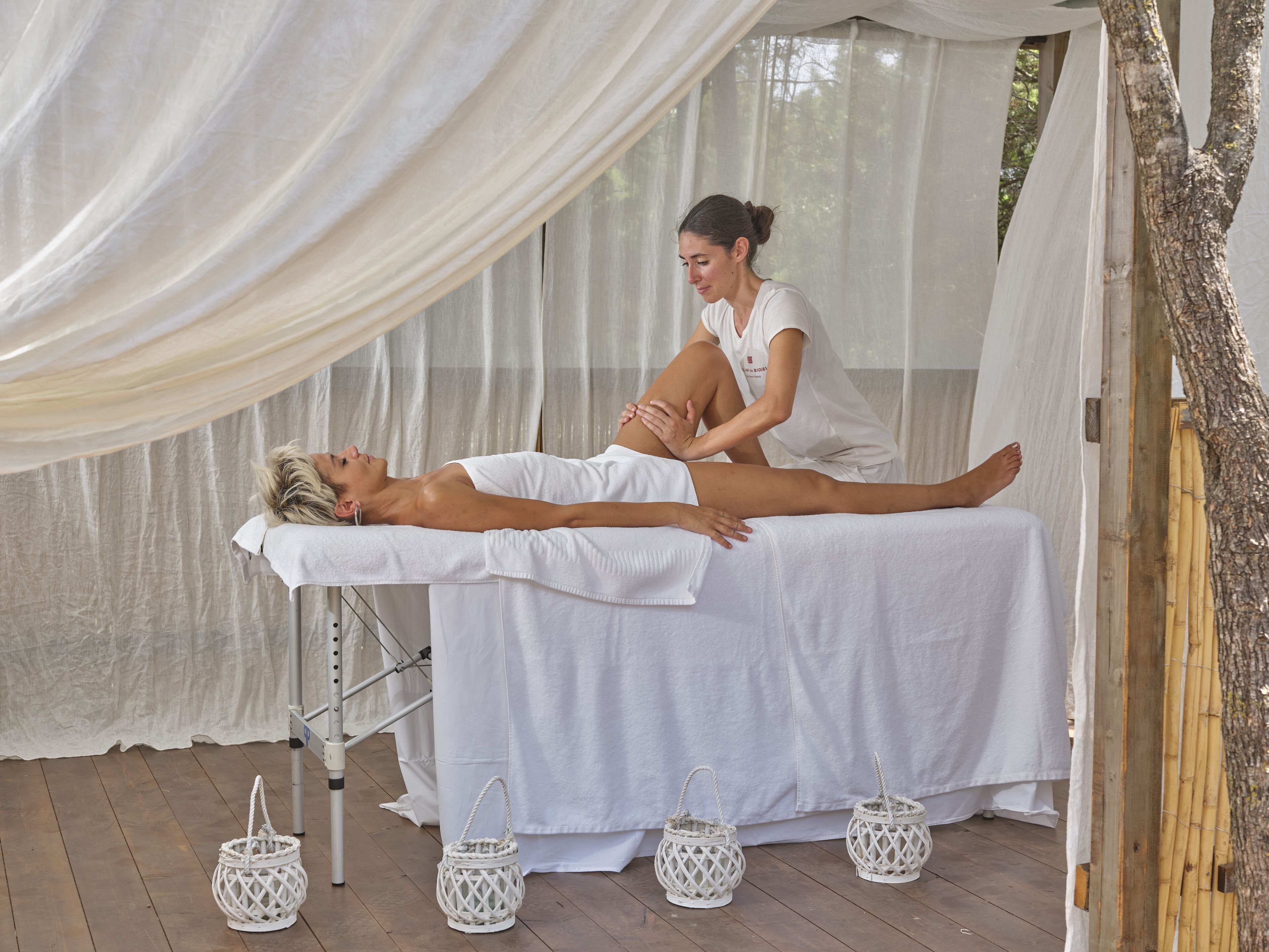 couples treatment room(s), sauna, hot tub, steam room, body treatments