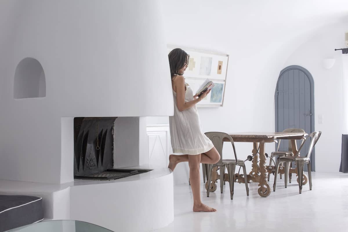 Honeymoon Suite (Love) | Living room | LCD TV