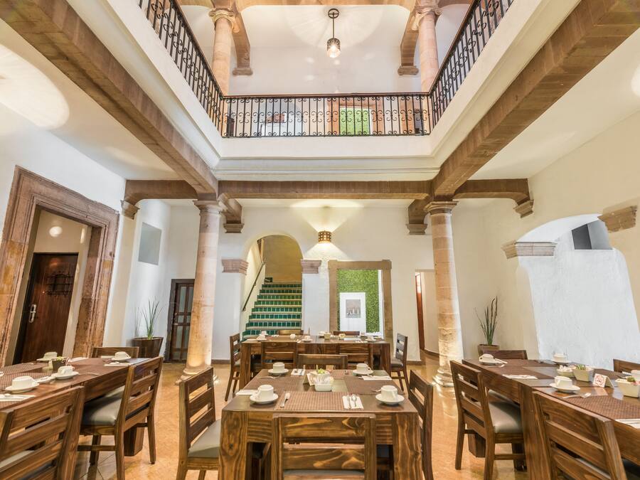 Daily full breakfast (MXN 200 per person)