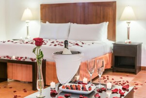 In-room safe, desk, iron/ironing board, free WiFi