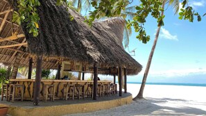 Bar (on property) - Neptune Palm Beach Boutique Resort & Spa All Inclusive (Diani Beach)