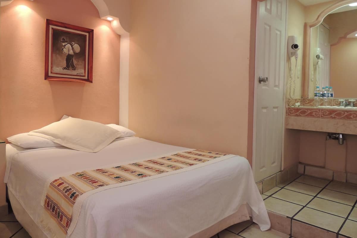In-room safe, free WiFi, bed sheets