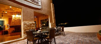 Montreal Hotel - Al Shobak