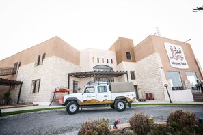 Front of property - Montreal Hotel - Al Shobak (Shoubak)