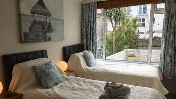 Twin Room | Iron/ironing board, free WiFi, bed sheets