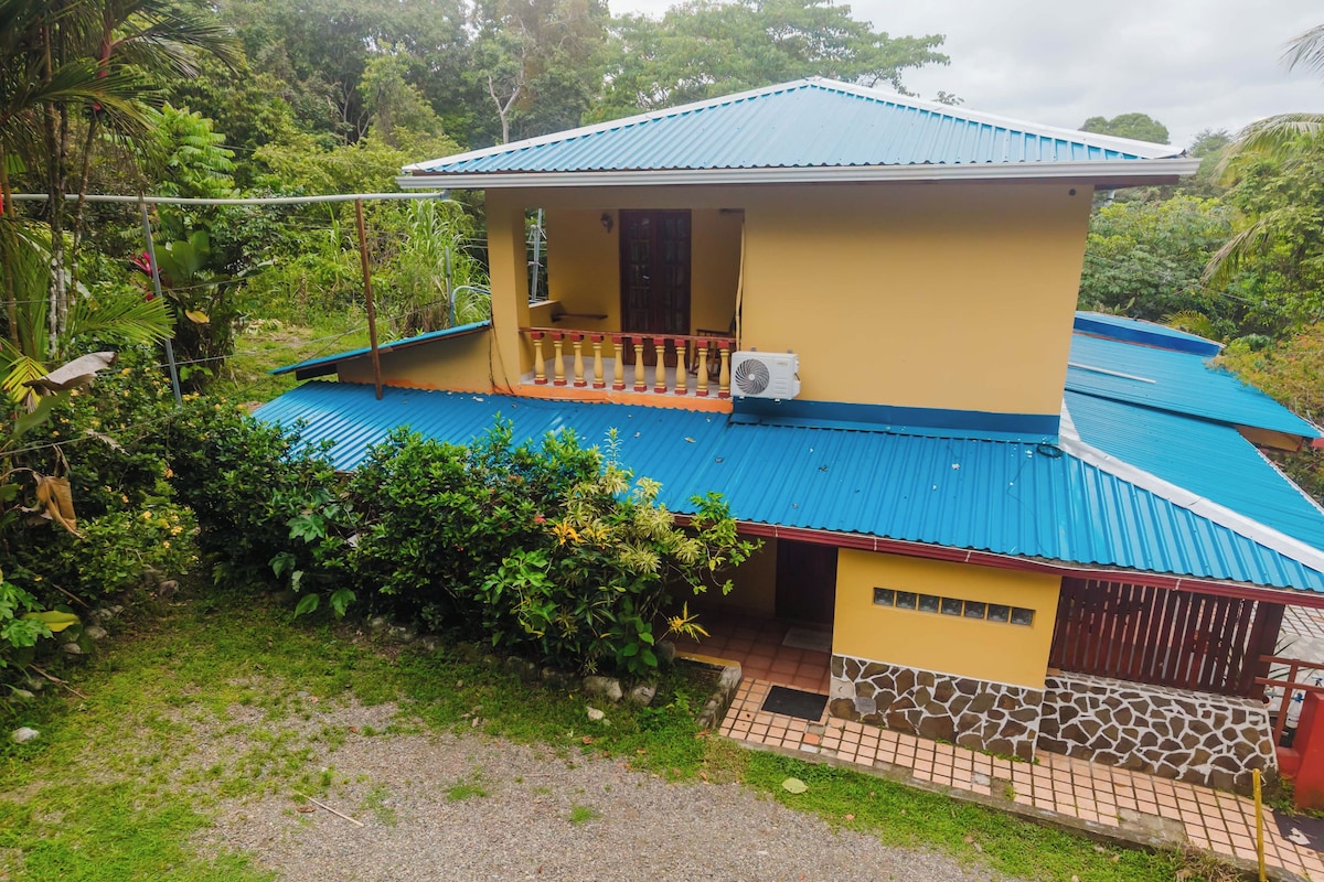 Family Villa, 1 Bedroom, Kitchen, Garden View | In-room safe, desk, laptop workspace, blackout curtains
