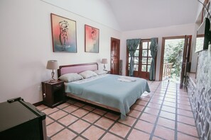Bungalow | In-room safe, desk, laptop workspace, blackout drapes - Hotel Las Tres Banderas (Quepos)