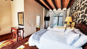 Family Room | 1 bedroom, premium bedding, down duvets, in-room safe