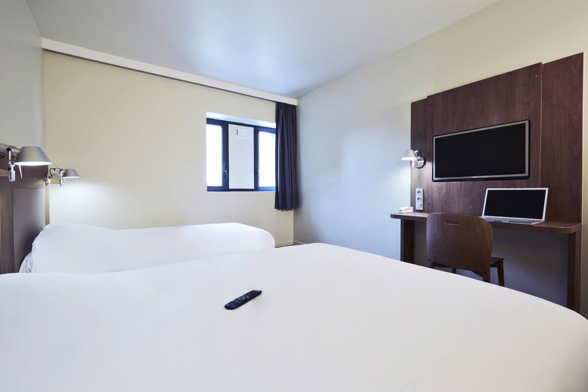 next generation, room, multiple beds | desk, blackout curtains, soundproofing, free cots/infant beds