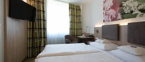1 bedroom, in-room safe, desk, laptop workspace
