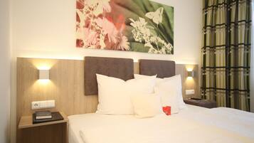 Habitació doble o amb dos llits individuals, 1 llit doble o 2 llits individuals | 1 dormitori, caixa forta a l'habitació i escriptori