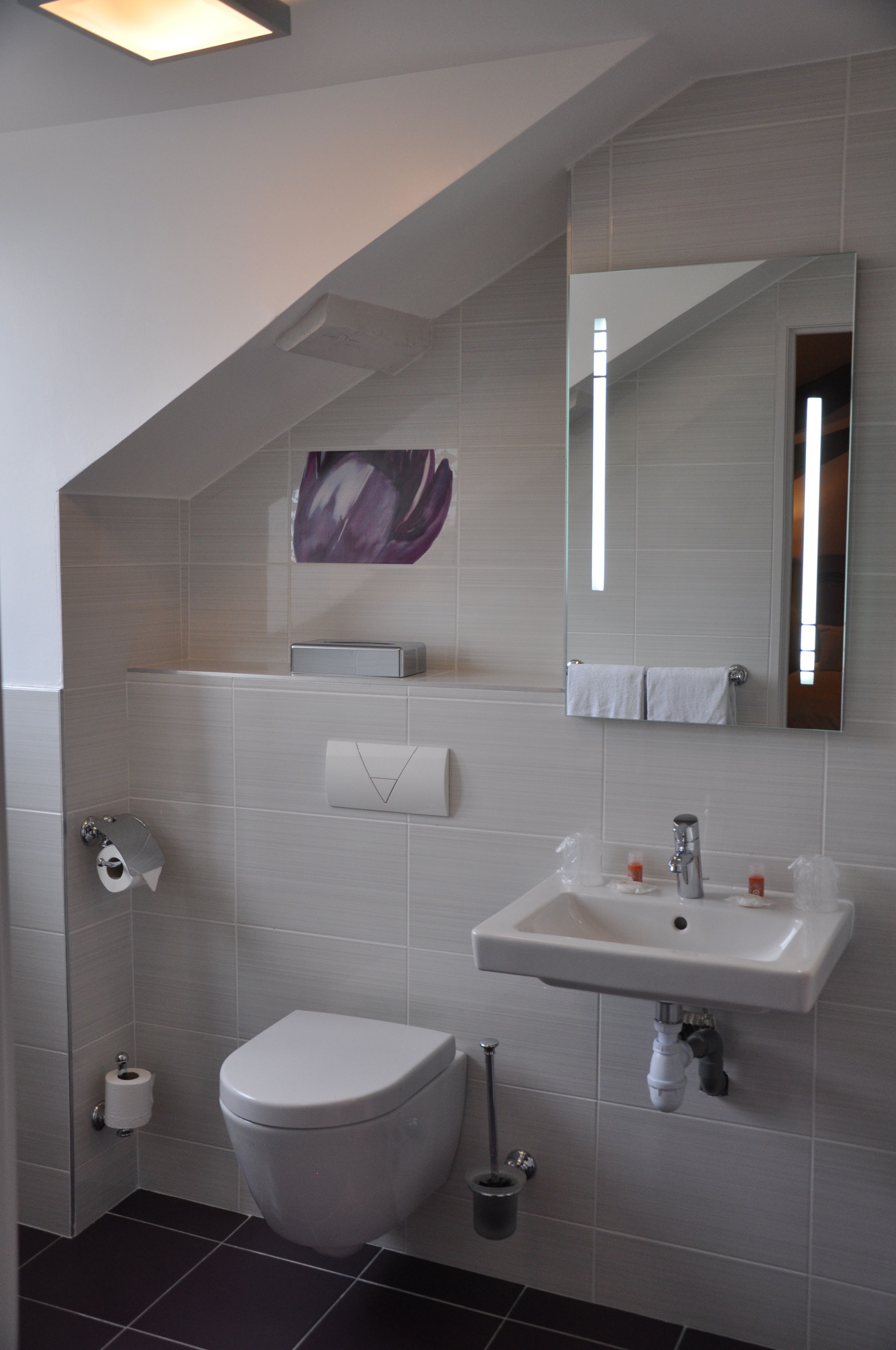 family suite | bathroom | free toiletries, hair dryer, towels