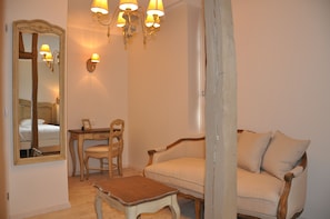 Prestige double room | Living area