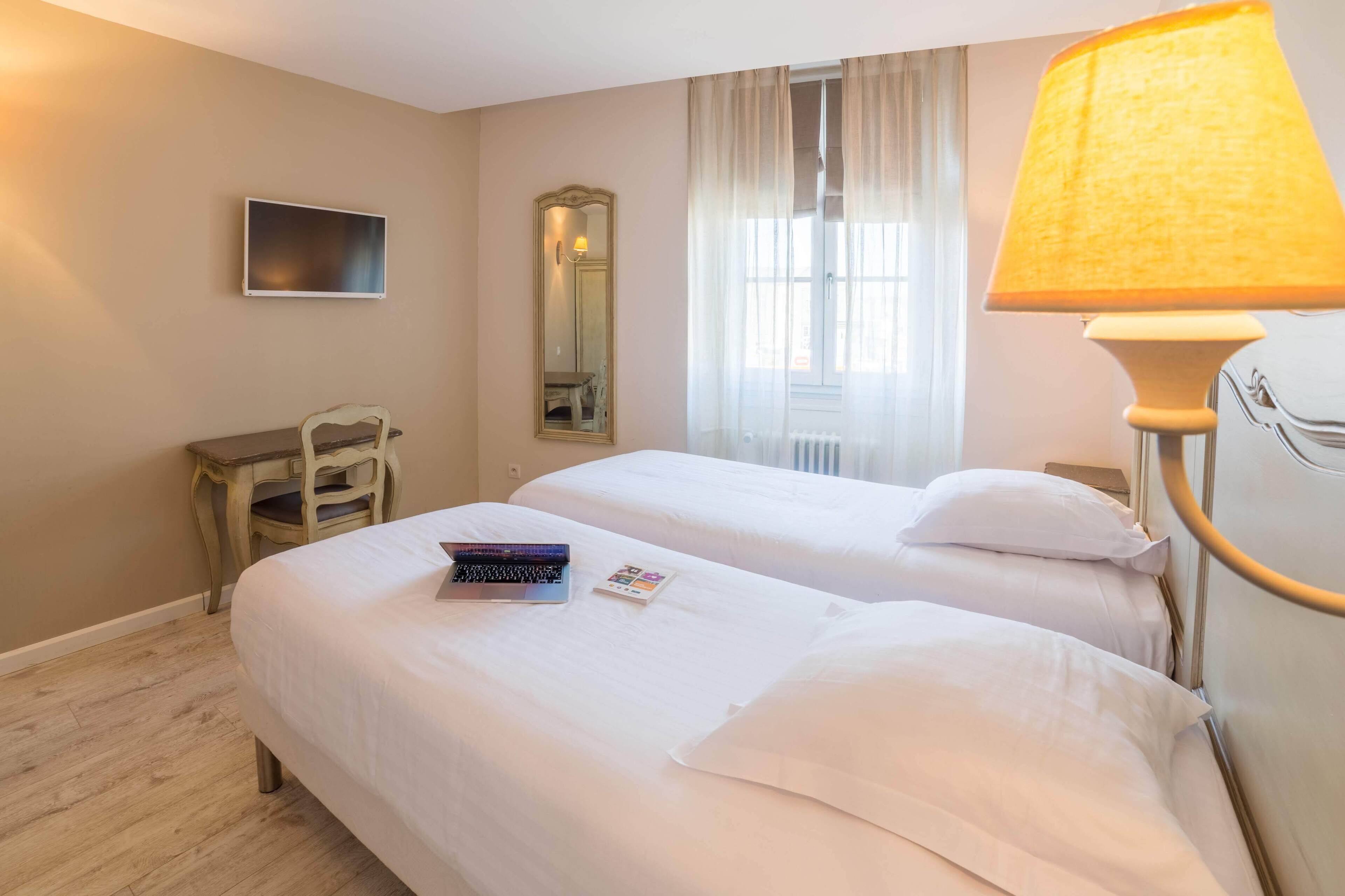 classic double room | hypo-allergenic bedding, select comfort beds, desk, free wifi
