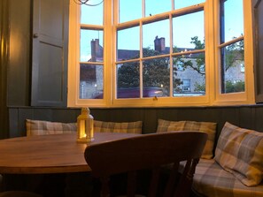 Restaurant - The Punch Bowl (Woodstock)