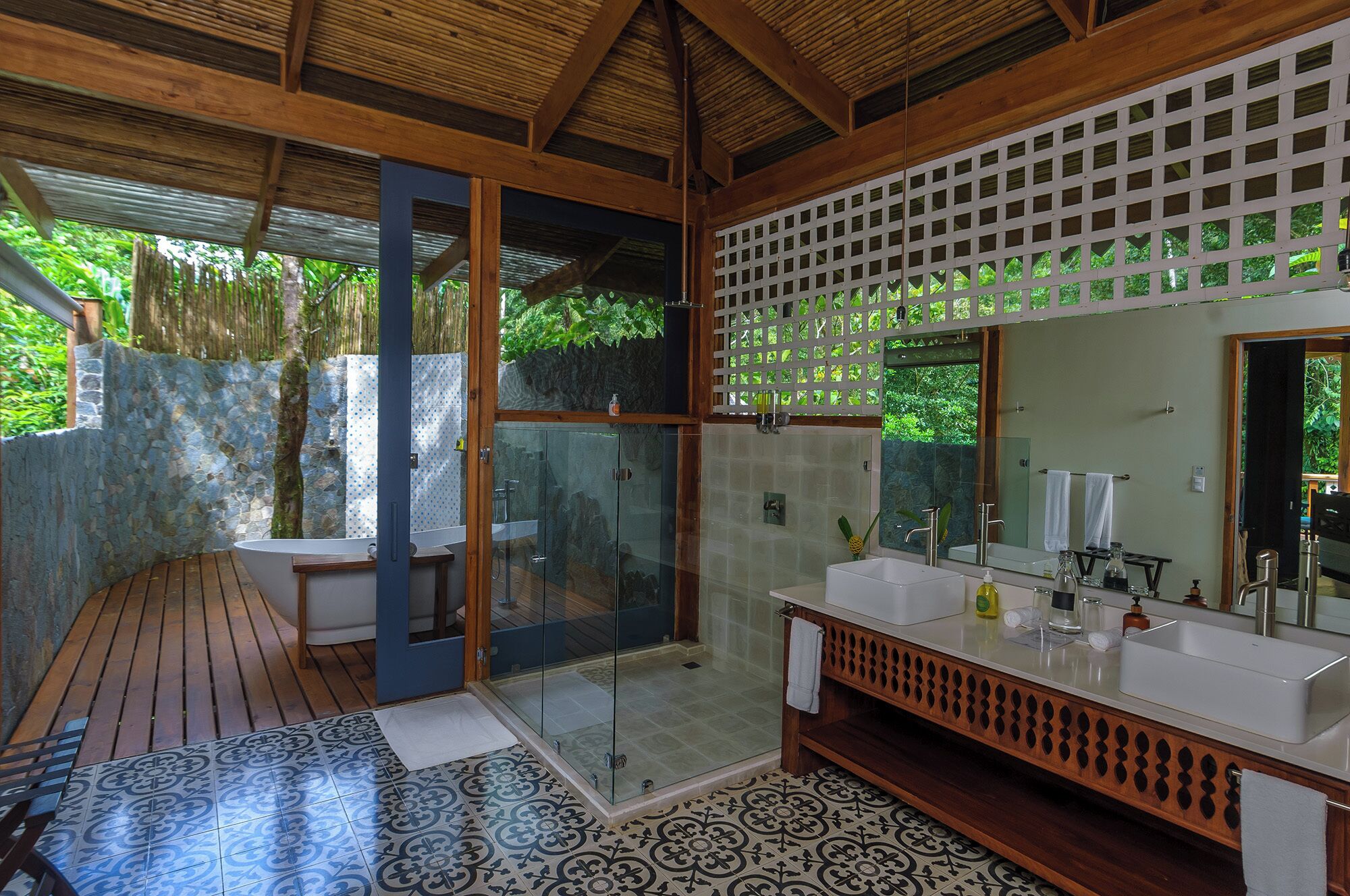 Linda Vista Villa | Bagno | Articoli per l'igiene personale ecosostenibili, accappatoio, asciugamani