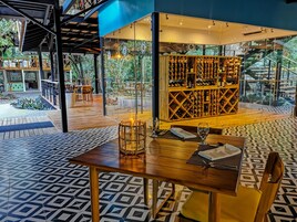 Breakfast, lunch, dinner served; international cuisine, garden views 