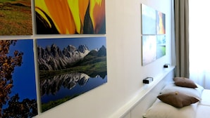 Double or Twin Room | In-room safe, laptop workspace, blackout curtains - KIBI Rooms (Vienna)