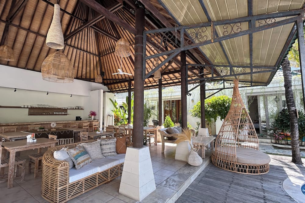 Artemis Villa and Hotel