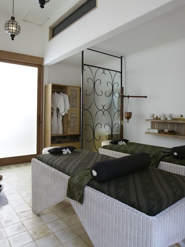 Couples treatment room(s), body treatments, hot stone massages