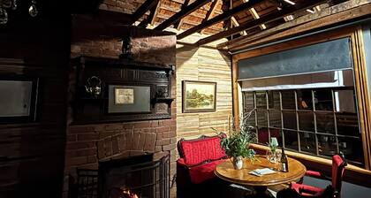 Robinson Cottage