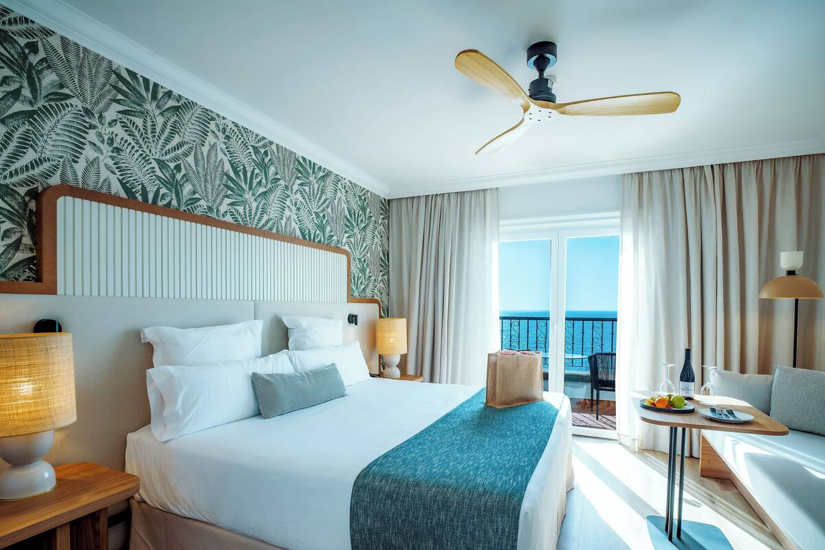 Down comforters, minibar, in-room safe, desk