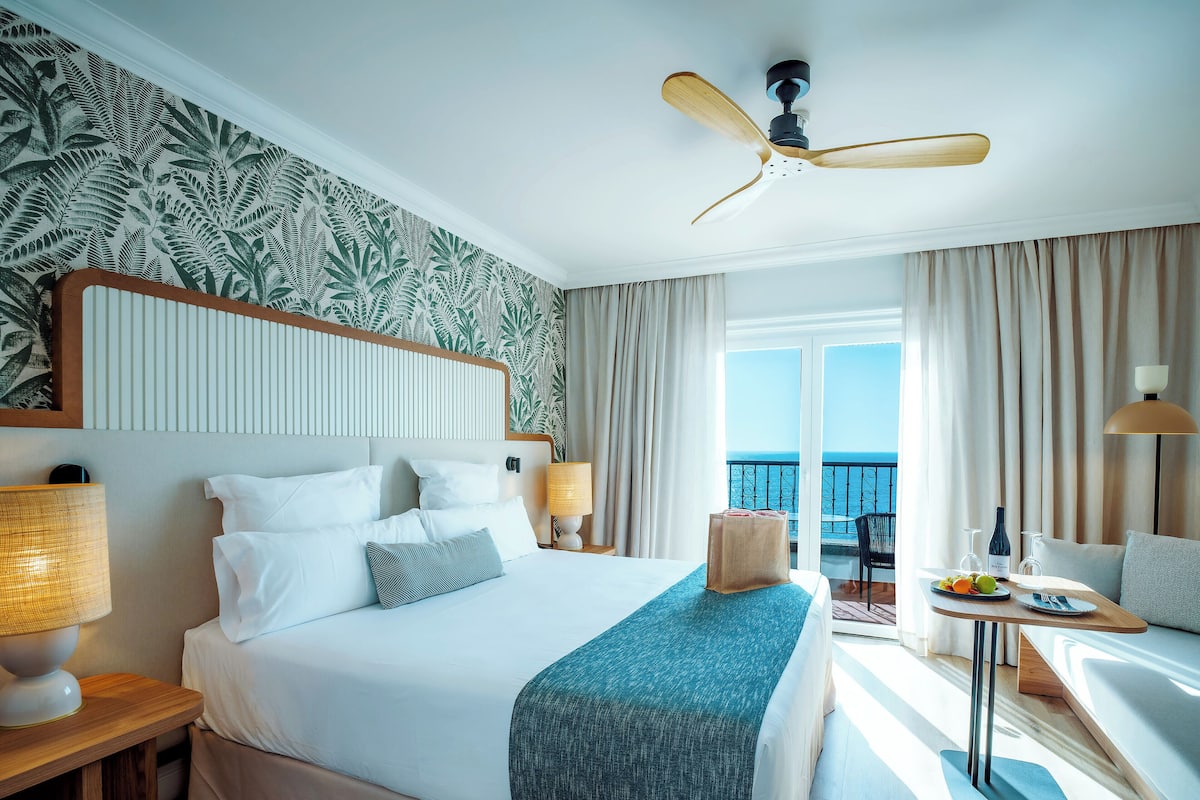 Down duvets, minibar, in-room safe, desk