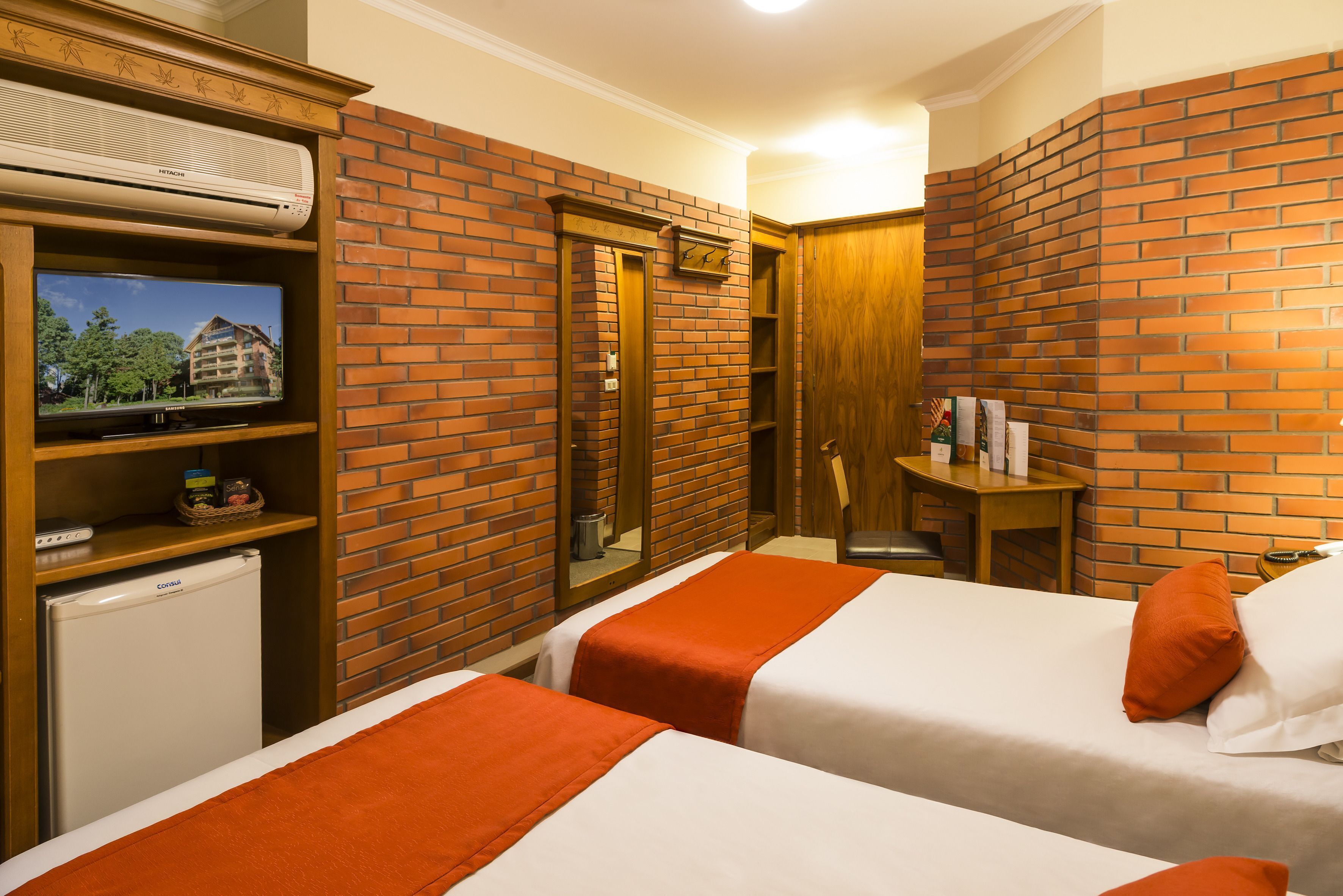 Minibar, in-room safe, desk, soundproofing