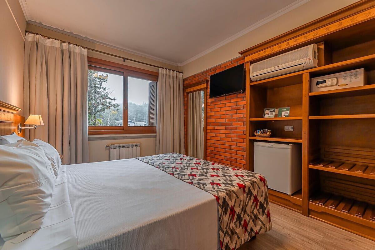 Minibar, in-room safe, desk, soundproofing