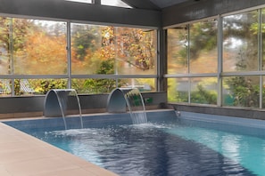 Indoor pool, pool loungers