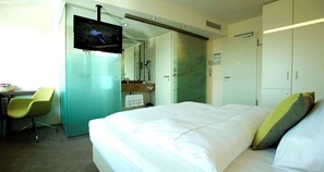 Business Room, 1 Queen Bed | Hypo-allergenic bedding, minibar, in-room safe, blackout drapes - Best Western Plus Hotel Bremerhaven (Bremerhaven)