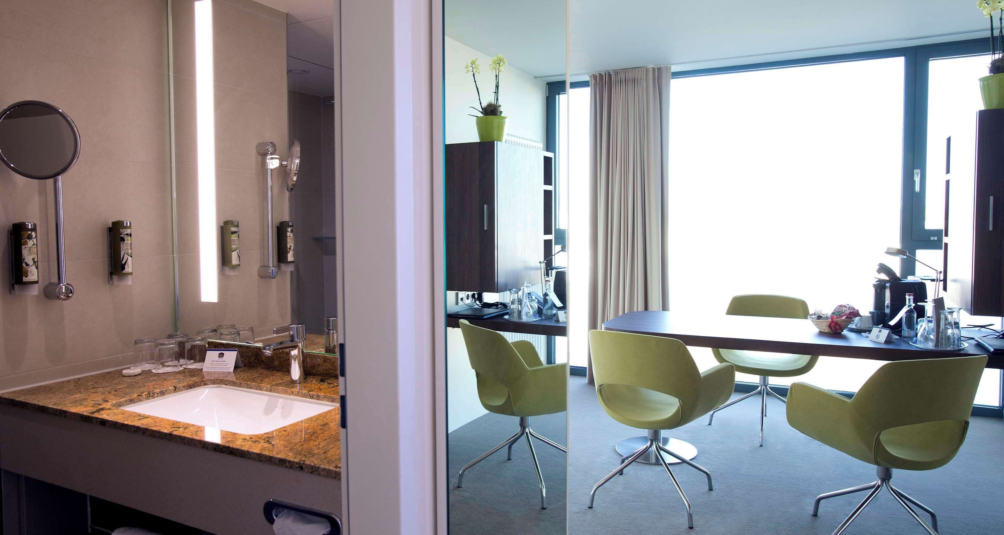 suite, 2 single beds, harbour view (cozy sitting corner;with sofabed) | room amenity