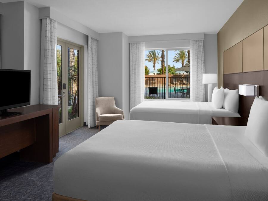 Room, Multiple Beds, Poolside (Patio)