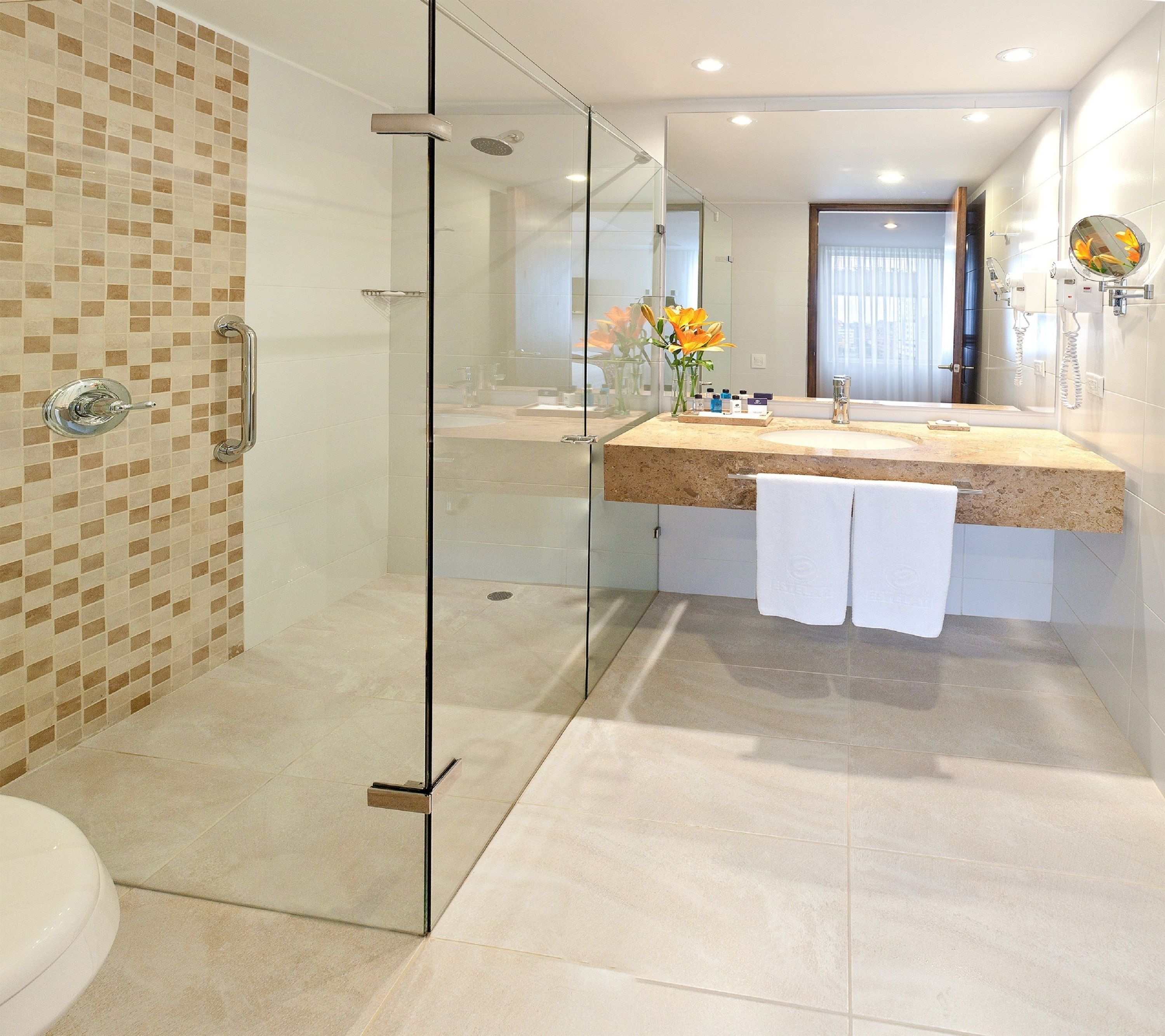 standard room, 2 single beds | bathroom | shower, rainfall showerhead, free toiletries, towels