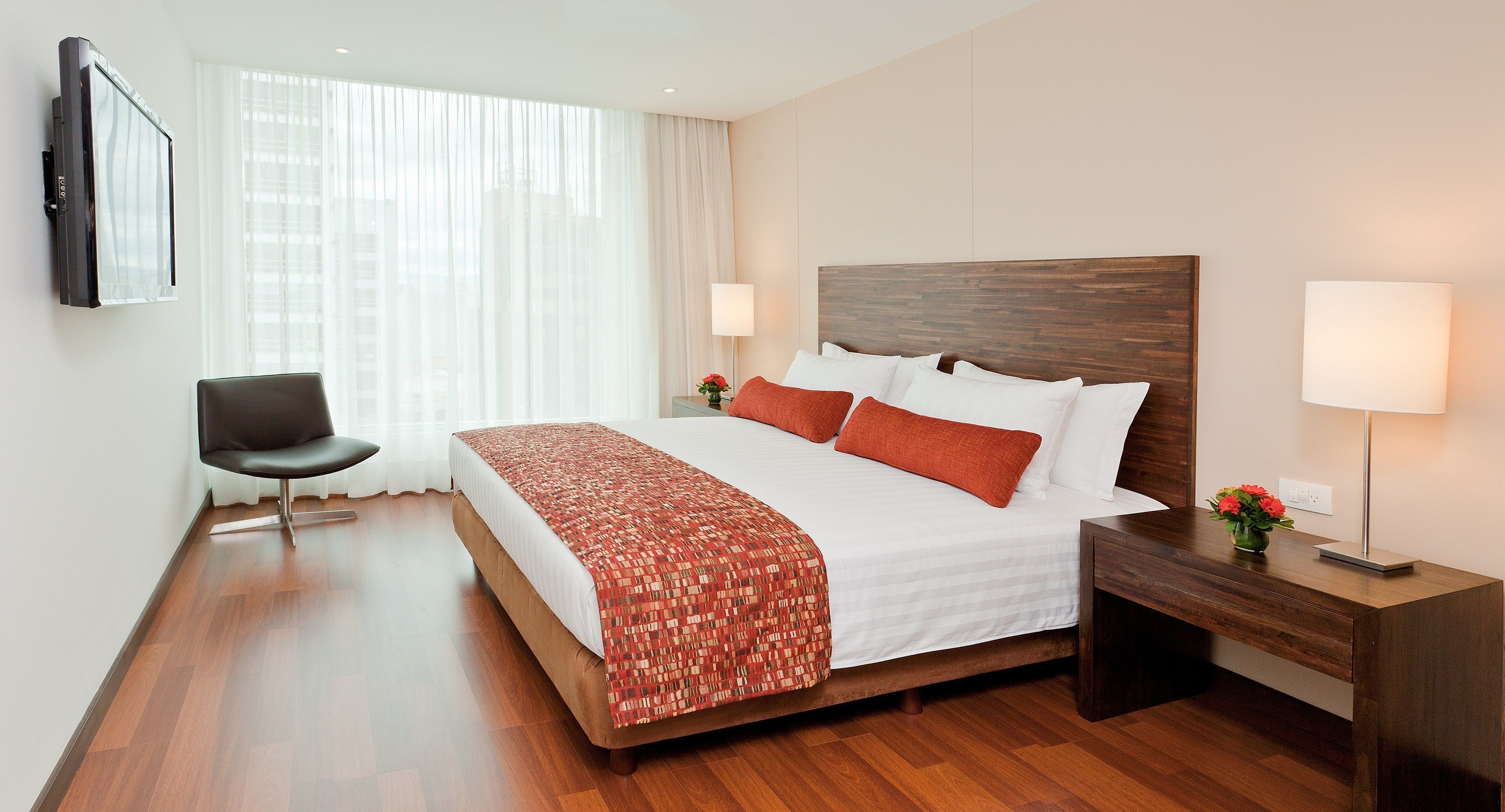 deluxe room, 1 king bed | in-room safe, desk, laptop workspace, blackout curtains