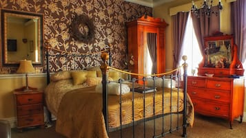 Double Room (Larger Room - First Floor) | Free WiFi